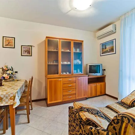 Apartment In 24411b *